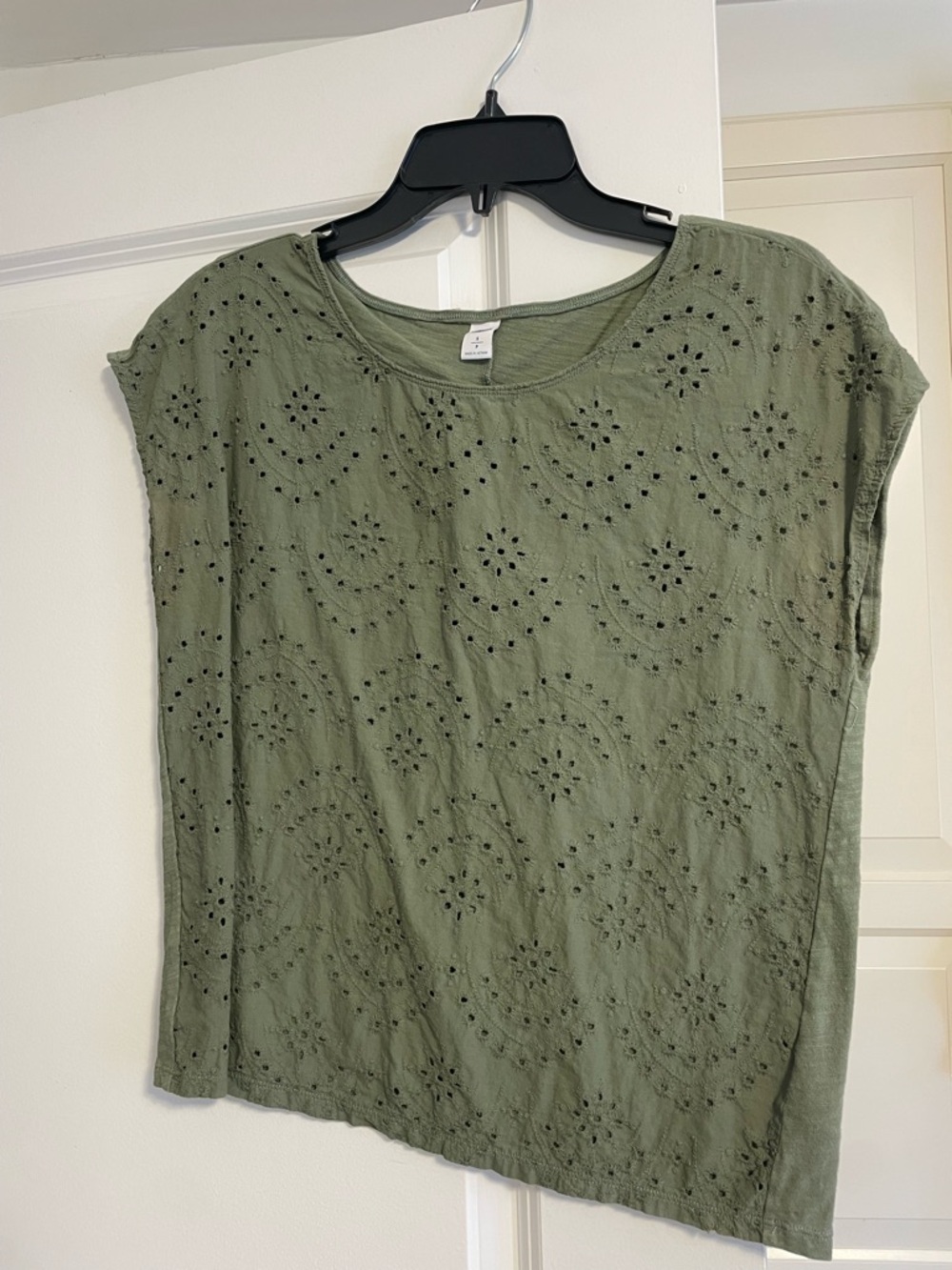 Old Navy Olive Eyelet Short Sleeve Tee